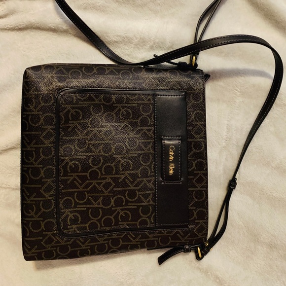 Calvin Klein crossbody bag - Picture 2 of 5